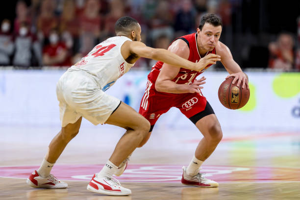 他不仅是以 他不仅是以